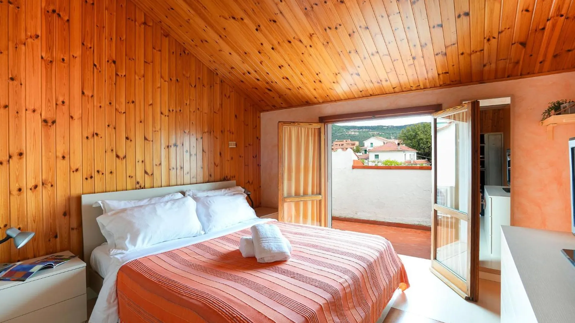 Moresco Apartment 皮特拉利古